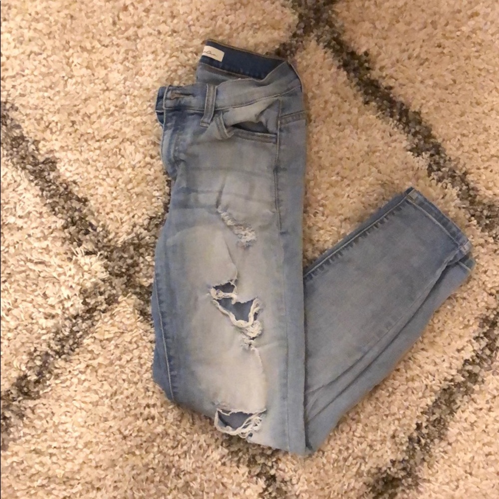 White washed stretchy jeans.